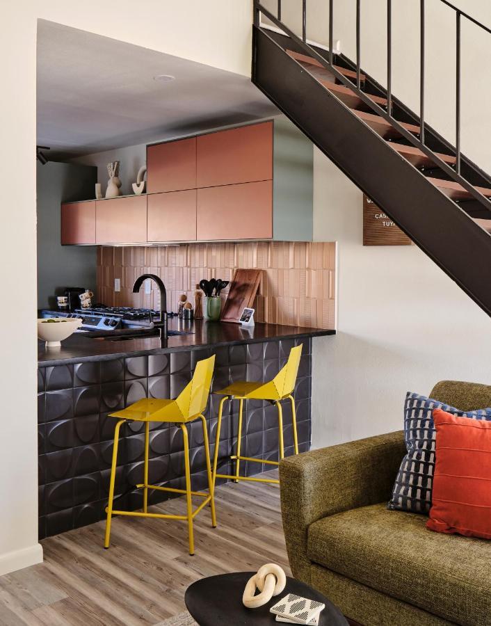 Midcentury Couples Designer Loft - Casa Tuya Apartment Austin Exterior foto